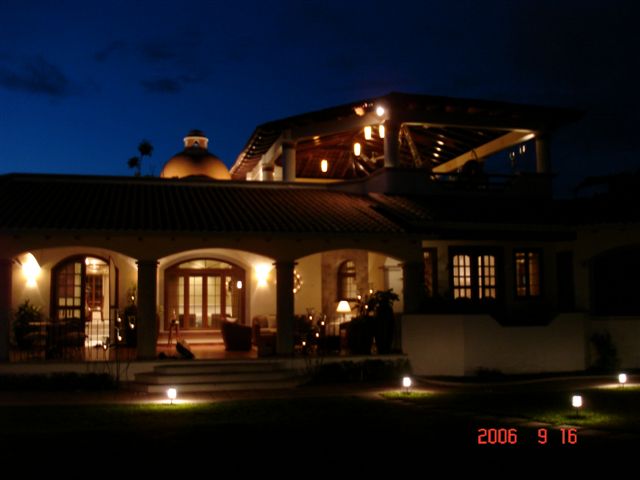 Residencia con sistema de hogar inteligente integrado por RalpsElectronics en 2006